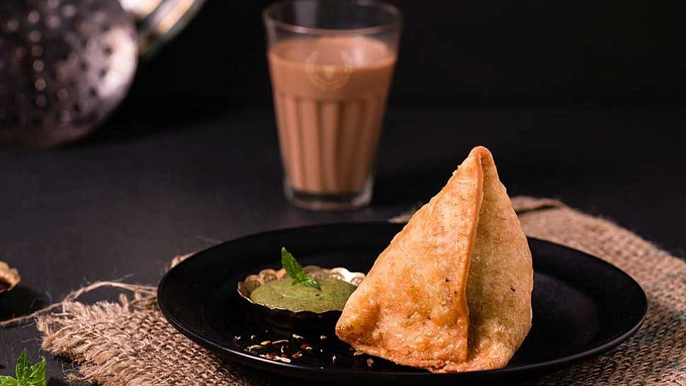 Samosa: இங்கிலாந்து இளைஞர்களை கவர்ந்த இந்தியாவின் ஸ்நாக் - ஆய்வுகள் சொல்வதென்ன?