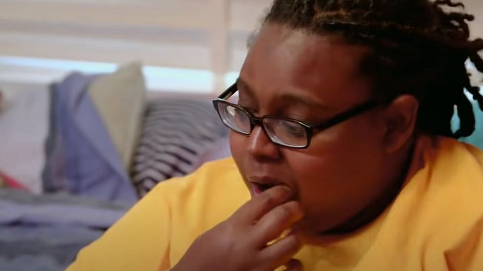 Bed ஐ Bread போல சாப்பிடும் விநோத பெண் - 20 ஆண்டுகளாக தொடரும் பழக்கம் - எங்கே?