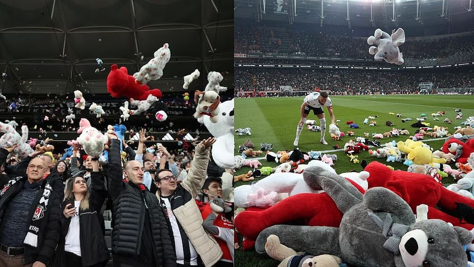 கால்பந்து மைதானத்தில் பொம்மைகளை எறிந்த ரசிகர்கள் 4.17 நிமிடம் நின்ற போட்டி - ஏன்? 