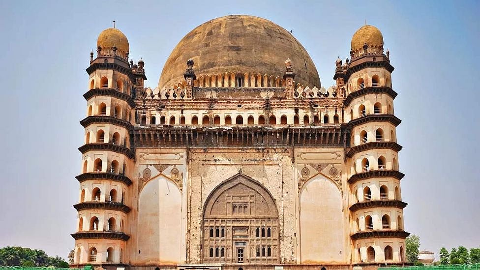 Gol Gumbaz: தென்னிந்தியாவின் தாஜ் மஹால் என்றழைக்கப்படும் ஒற்றை அறை கல்லறை - வரலாறு என்ன? 