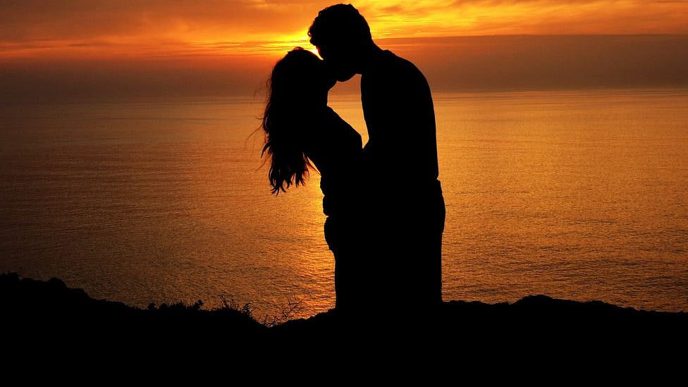 Kiss Day: தமிழ் சினிமாவில் வெளியான முத்த பாடல்கள் | Playlist