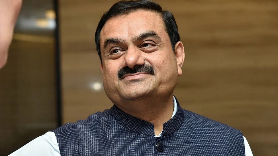 கௌதம் அதானி : உலகப் பணக்காரர்கள் பட்டியலில் 15 வது இடம் - தொடரும் பங்குகளின் விலை சரிவு