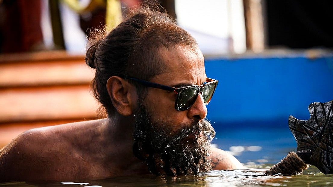 Vikram : வெறித்தனமான கெட்டப்பில் 'தங்கலான்' - மாஸ் புகைப்படங்கள்!