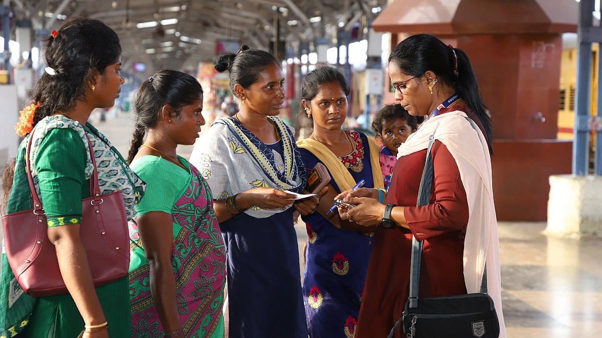 சென்னை: ரூ.1 கோடி அபராதம் வசூலித்த முதல் பெண் டிக்கெட் செக்கர் - குவியும் பாராட்டு!