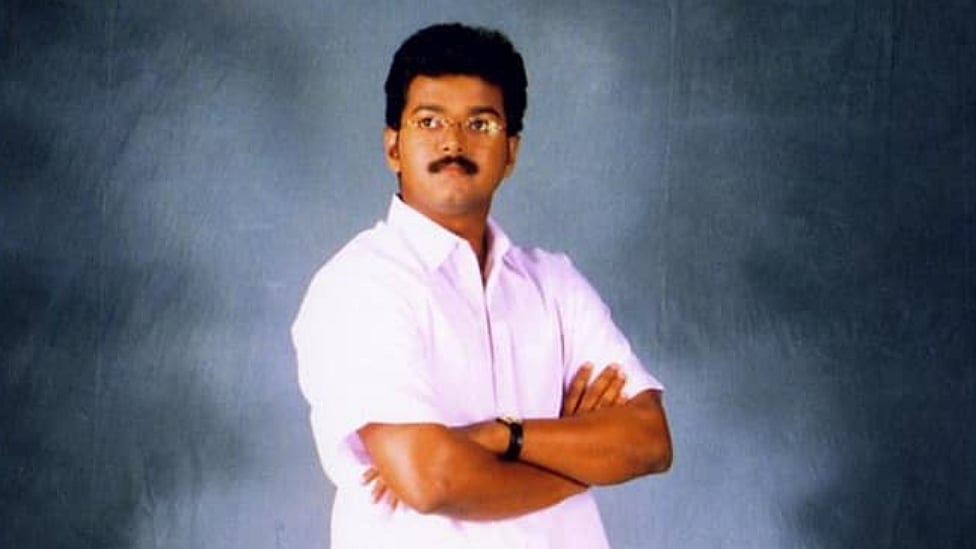 VIjay : தமிழன் படத்துக்காக வேட்டி சட்டையில் தளபதி - மாஸ் க்ளிக்ஸ் | Visual Story