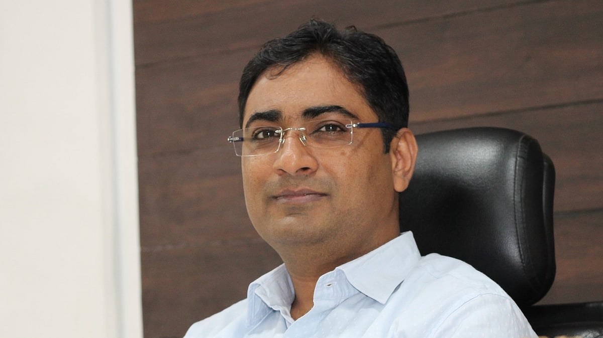 ஆங்கிலத்தில் 35, கணிதத்தில் 36 மார்க் எடுத்தவர் IAS அதிகாரியானது எப்படி - ஒரு வாவ் ஸ்டோரி!