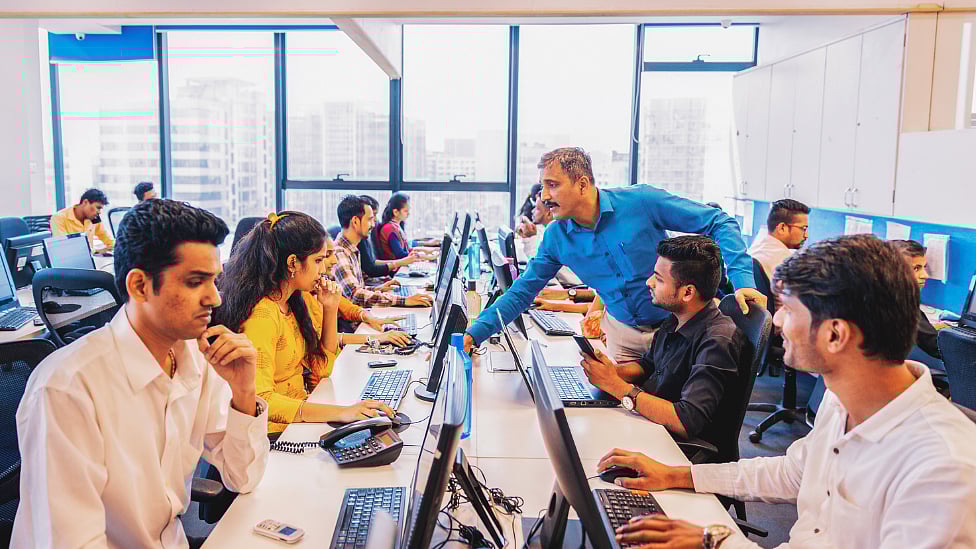 உலகிலேயே மிகவும் மகிழ்ச்சியற்ற வேலை என்ன தெரியுமா? - 85 ஆண்டுகள் நடந்த ஆய்வில் பதில்!