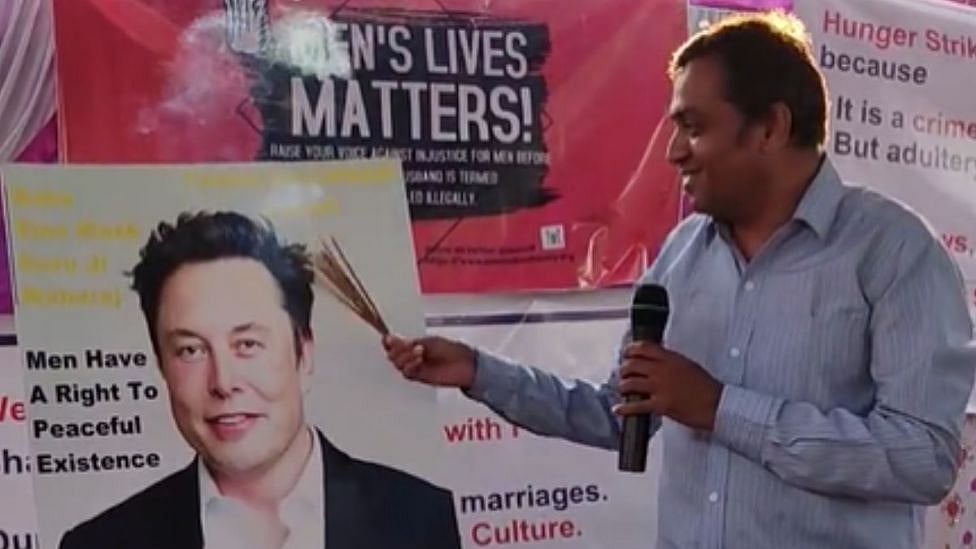 ”Elon Musk ஆண்களின் கடவுள்” பூஜை செய்து வழிபட்ட சங்கம் - இணையத்தில் வீடியோ வைரல்