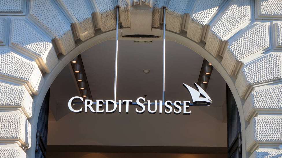 Credit Suisse: 167 ஆண்டு கால வங்கி சாம்ராஜ்ஜியம் சரிந்த கதை