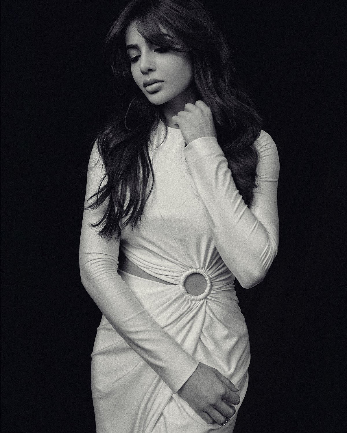 Samantha: ”கம்பன் சொல்ல வந்து
ஆனால் கூச்சங்கொண்டு
எழுதா ஓர் உவமை நீ!”