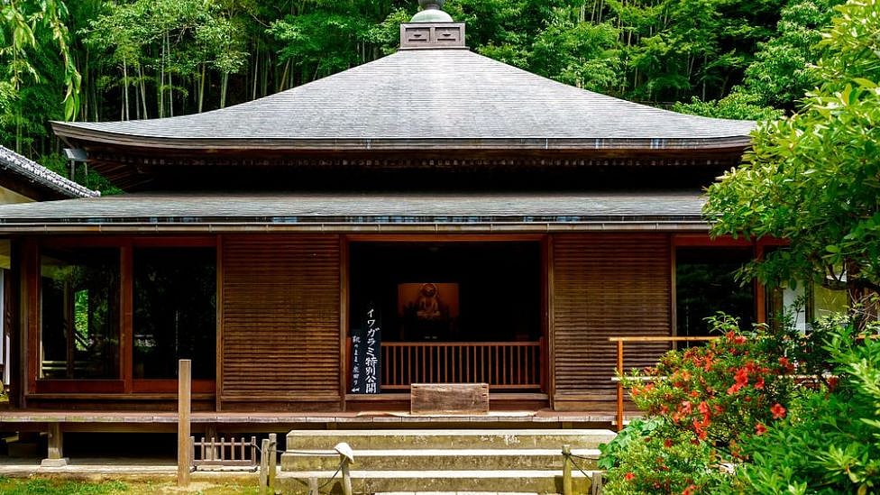 ஜப்பான்: 'இங்கு கோர்ட் தேவையில்லை' - விவாகரத்து கோவிலும் வினோத பாரம்பரியமும்