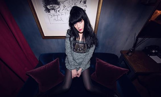 பேயை திருமணம் செய்துகொண்ட பெண் - விவாகரத்து கேட்க காரணம் என்ன?