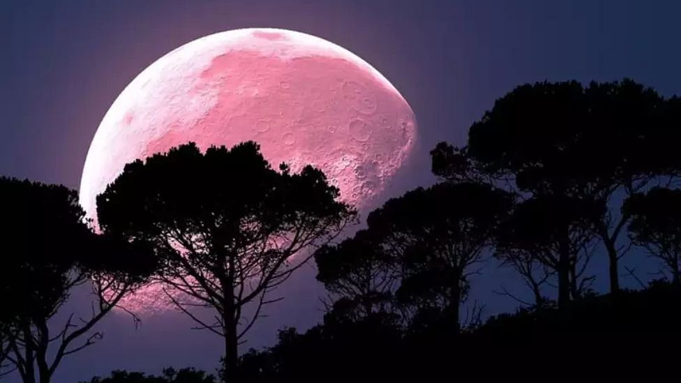 Pink Moon 2023: பிங்க் மூன் என்பது என்ன? இதை சூப்பர்மூன் என்பது ஏன்? 