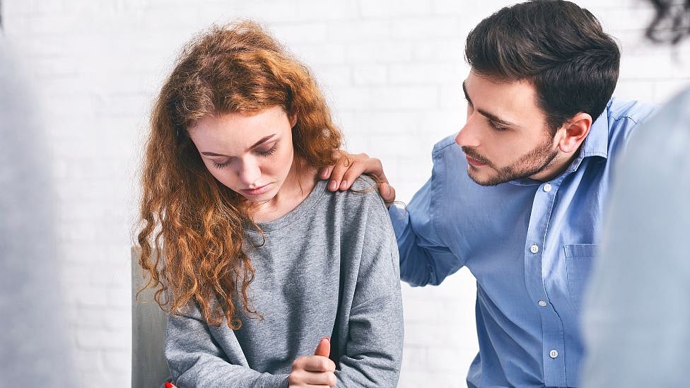 மனைவியின் பிறந்தநாளை மறந்தால் கணவருக்கு சிறையா? வினோத சட்டங்கள் கொண்ட நாடுகள் தெரியுமா?