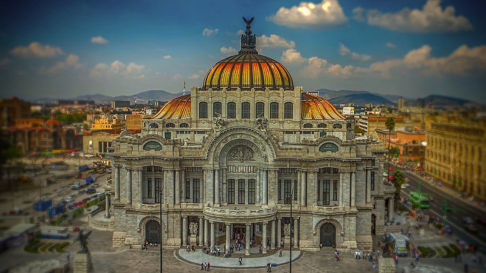 இந்தியா டு ஸ்பெயின்: இன்றும் சிதையாமல் இருக்கும் 18 கோட்டைகள்- மயக்கும் புகைப்படங்கள்!