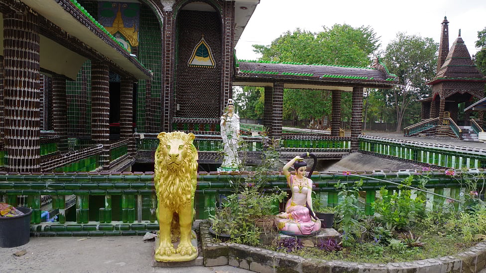 தாய்லாந்து: 15 லட்சம் பீர் பாட்டில்களால் உருவான கோவில் - ஒரு சுவாரஸ்ய கதை!