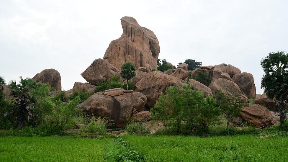 மதுரை : 7 மலைகள், 70 ஏரிகளை கொண்ட இந்த கிராமத்தை பற்றி தெரியுமா? அடடே தகவல்