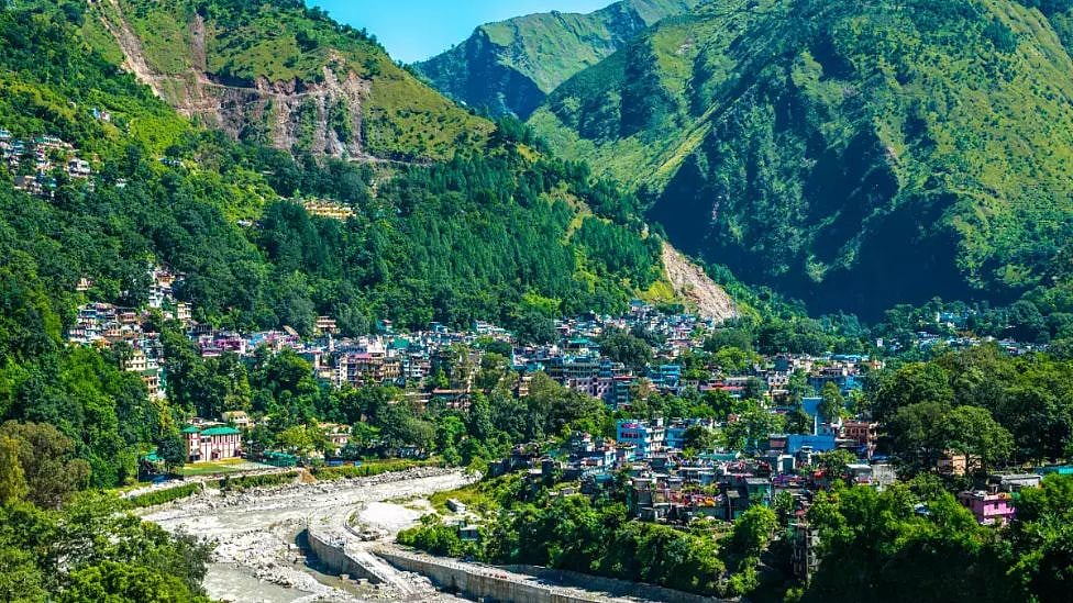 பித்தோராகர் : வண்ணமயமான ‘ஹோலி’ பண்டிகையை வேண்டாமென சொல்லும் 100 கிராமங்கள் - ஏன்?