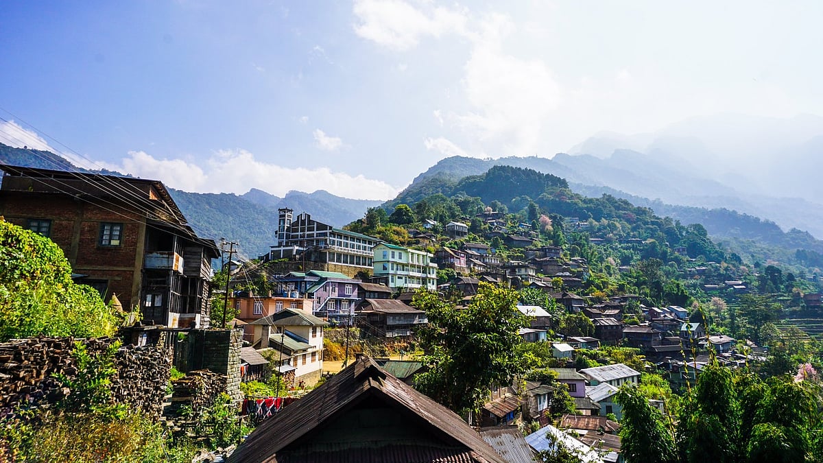 Khonoma: ஆசியாவின் முதல் 'பசுமை கிராமம்' எப்படி உருவானது? இந்திய வேட்டையாடி மக்களின் கதை!