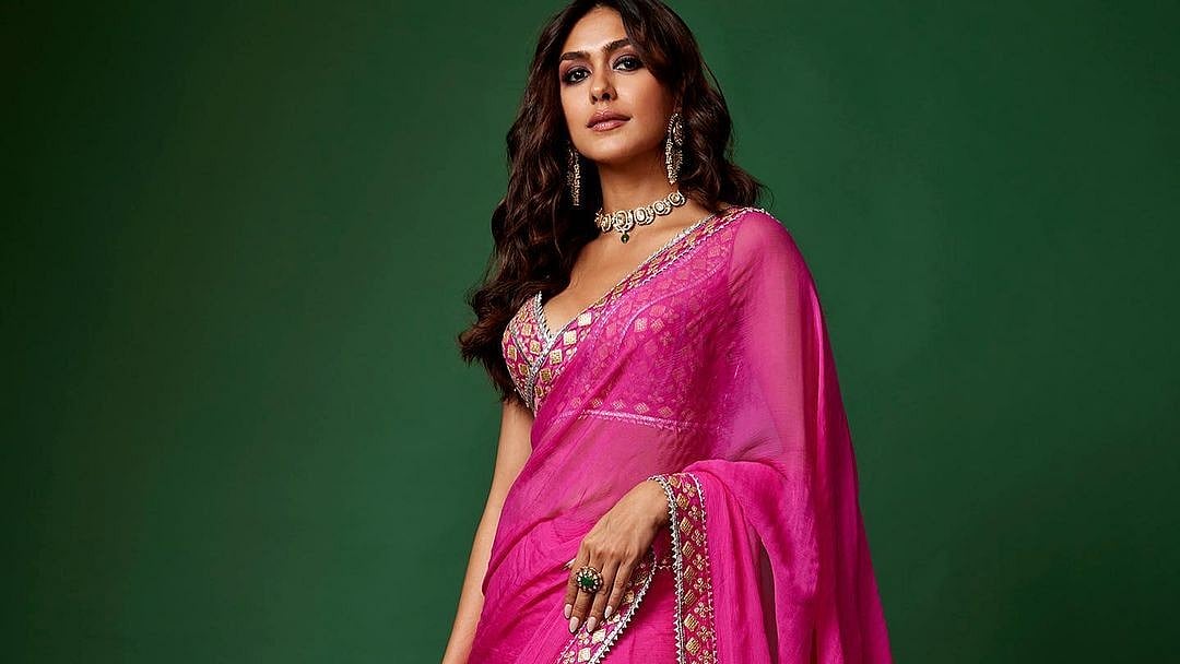 Mrunal Thakur clicks of Sita Ramam Star in Lehenga Visual