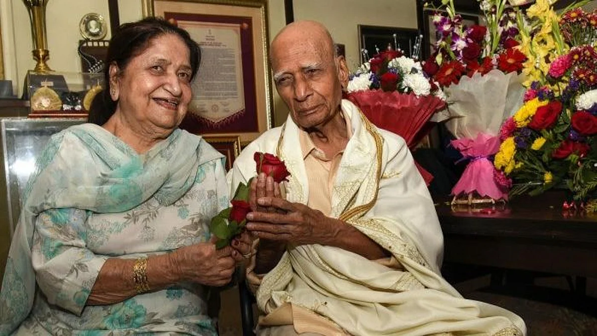 প্রবাদপ্রতিম সঙ্গীত পরিচালক খৈয়ামের প্রয়াণে শোকস্তব্ধ বলিউড