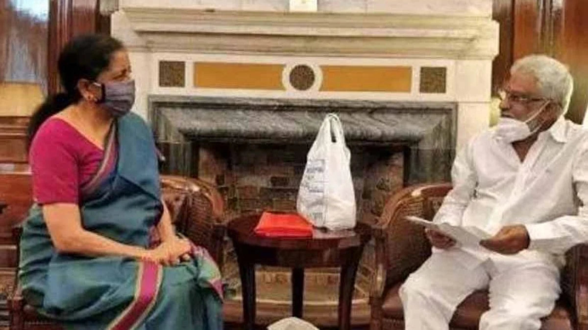 অর্থমন্ত্রীর কাছে পুরোনো ৫০০ ও ১০০০ টাকার নোটে ৫১ কোটি টাকা বদলে দেবার দাবি তিরুপতি মন্দির ট্রাষ্টের