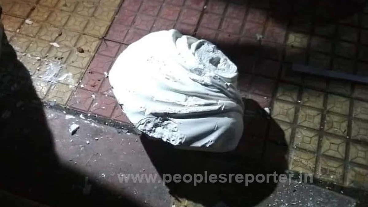 কলকাতায় ভাঙা হল বিদ্যাসাগরের মূর্তি