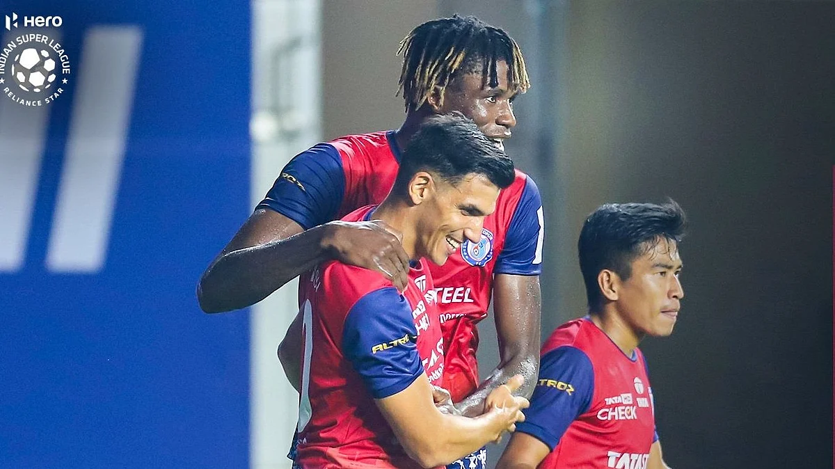 ISL: মুম্বইকে ২-০ গোলে হারিয়ে প্লে-অফের দৌড়ে টিকে থাকলো জামশেদপুর