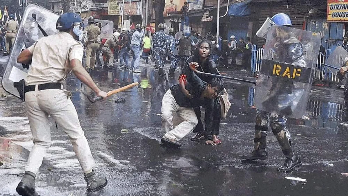 বাম ছাত্র যুবদের নবান্ন অভিযানে পুলিশের ভূমিকা নিয়ে প্রশ্ন সব মহলে
