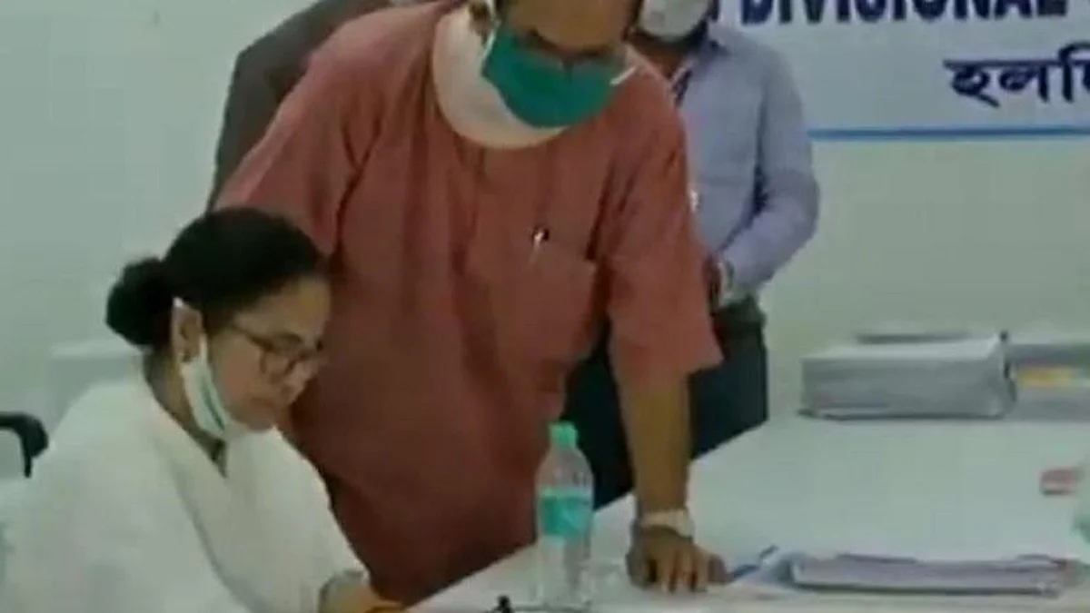 WB Election 21: নন্দীগ্রাম কেন্দ্রে মনোনয়ন পত্র জমা দিলেন মমতা বন্দ্যোপাধ্যায়