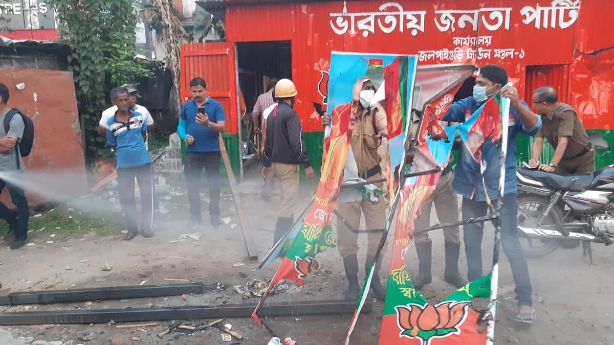 WB Election 21: জলপাইগুড়িতে প্রার্থী ঘোষণার পর বিজেপি কর্মীদের বিক্ষোভ, পার্টি অফিস ভাঙচুর