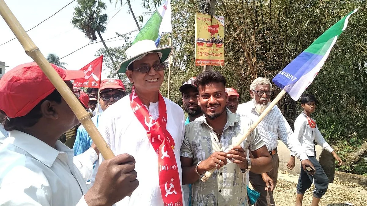 প্রচারে হাজির আই এস এফ কর্মীরাও
