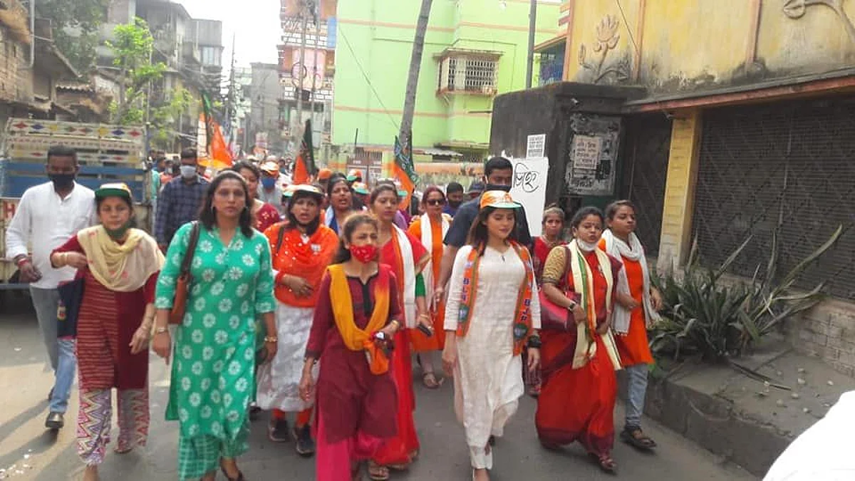 WB Election 21: একনজরে পূর্ব বেহালায় বিজেপির তারকা প্রার্থী পায়েল সরকার (গ্যালারি)