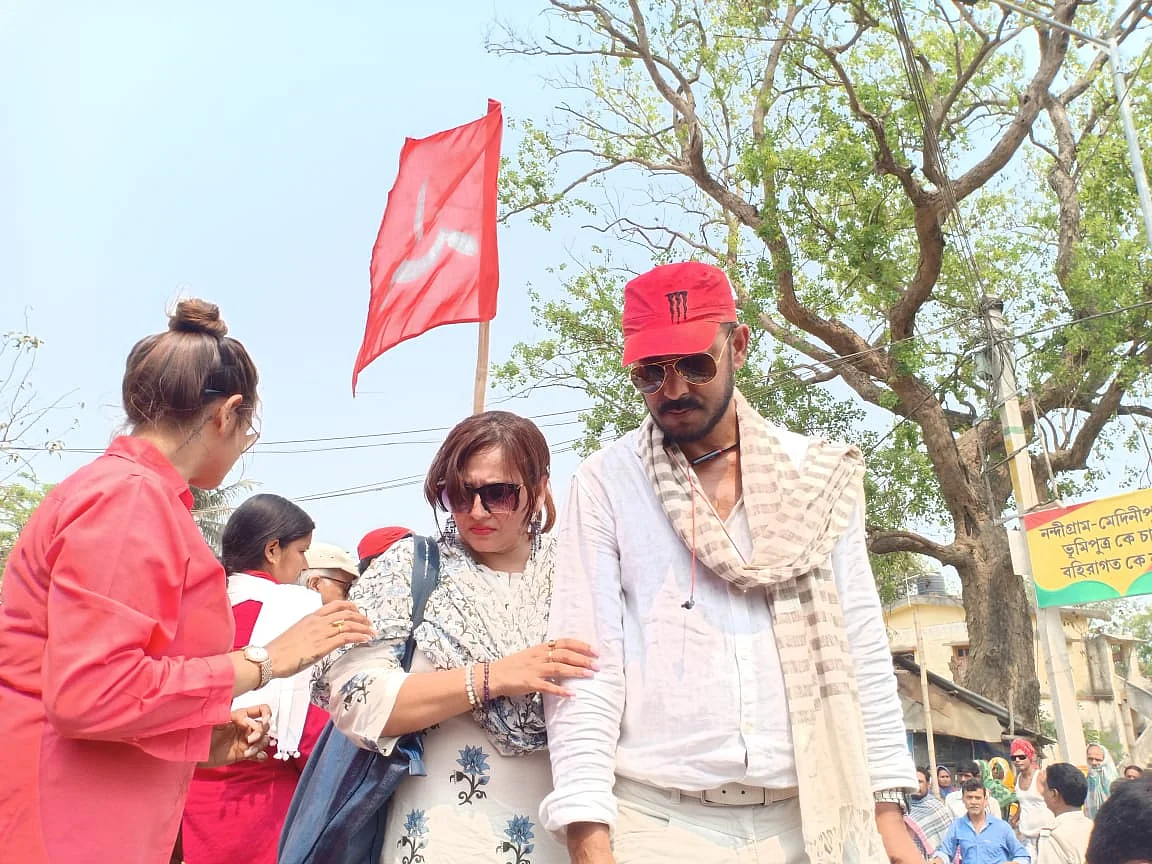 নন্দীগ্রামে বাম প্রার্থীর প্রচারে বাদশা মৈত্র, শ্রীলেখা মিত্র