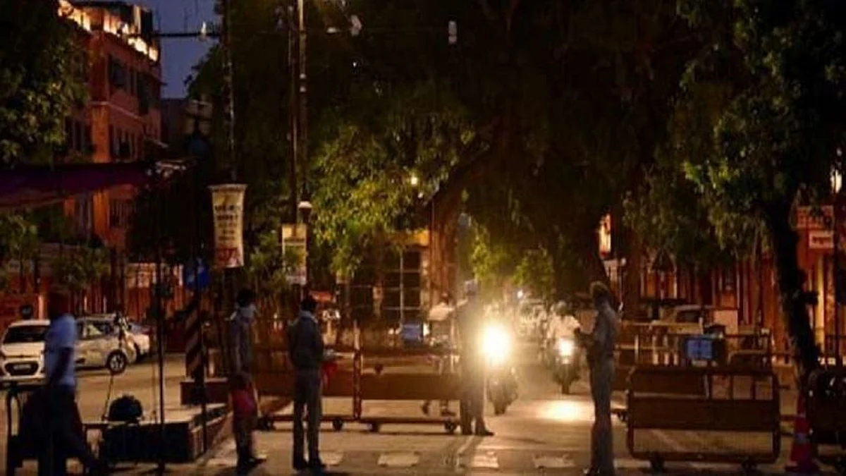 পুণেতে রাত্রিকালীন কার্ফুর সময় বদল, আগামী ৭ দিন বন্ধ থাকছে ধর্মীয় স্থান, রেস্টুরেন্ট, বার, মল