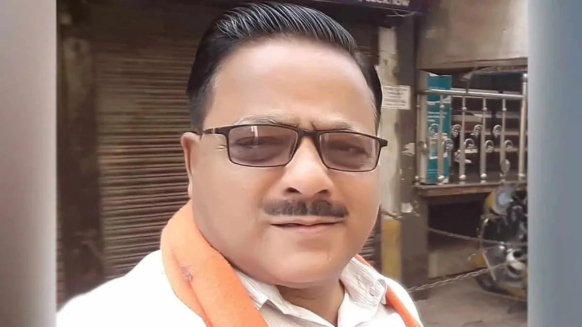 কোভিশিল্ডের দাম - সিরামের CEOকে "ডাকাতের" সাথে তুলনা করলেন উত্তরপ্রদেশের BJP বিধায়ক