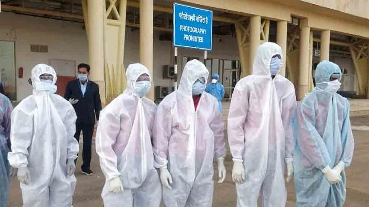 COVID-19: ভয়াবহ! একদিনে দেশে আক্রান্ত ২.১৭ লাখ, মৃত ১,১৮৫