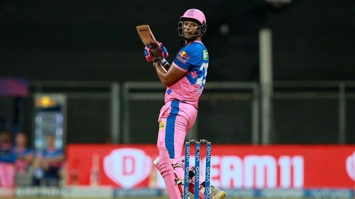 IPL: শুরুতেই ১৮ রানে ৩ উইকেট হারিয়ে দুরন্ত কামব্যাক রাজস্থানের, বেঙ্গালুরুর সামনে লক্ষ্য ১৭৮