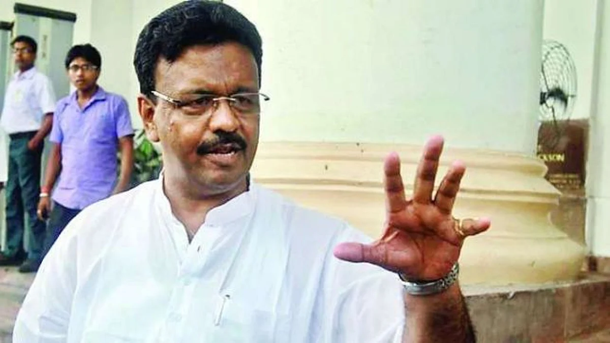 আদর্শ আচরণবিধি ভঙ্গ - ফিরহাদ হাকিমকে কমিশনের শো-কজ