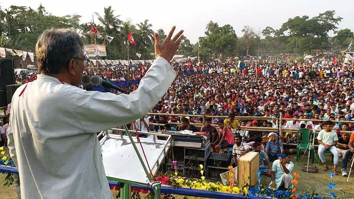 করোনার বাড়বাড়ন্তে দায়িত্বশীল পদক্ষেপ বামফ্রন্টের, বাকি দফায় বড় জমায়েত না করার সিদ্ধান্ত