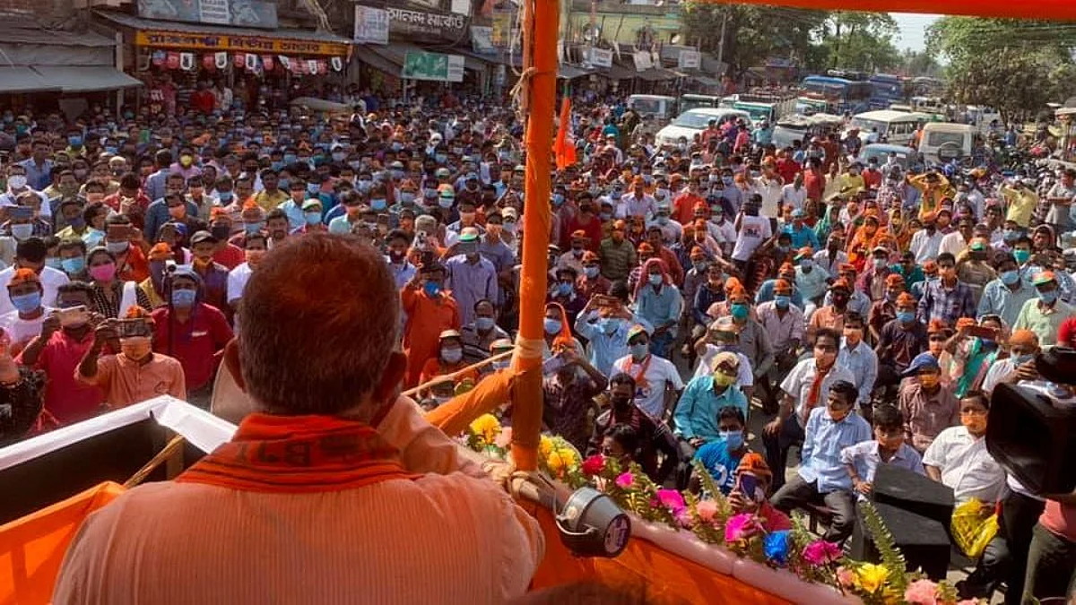 কোভিড বিধি না মেনে সভা মিঠুন, দিলীপের - মালদায় FIR দায়েরের নির্দেশ জেলাশাসকের, কমিশনে তৃণমূল
