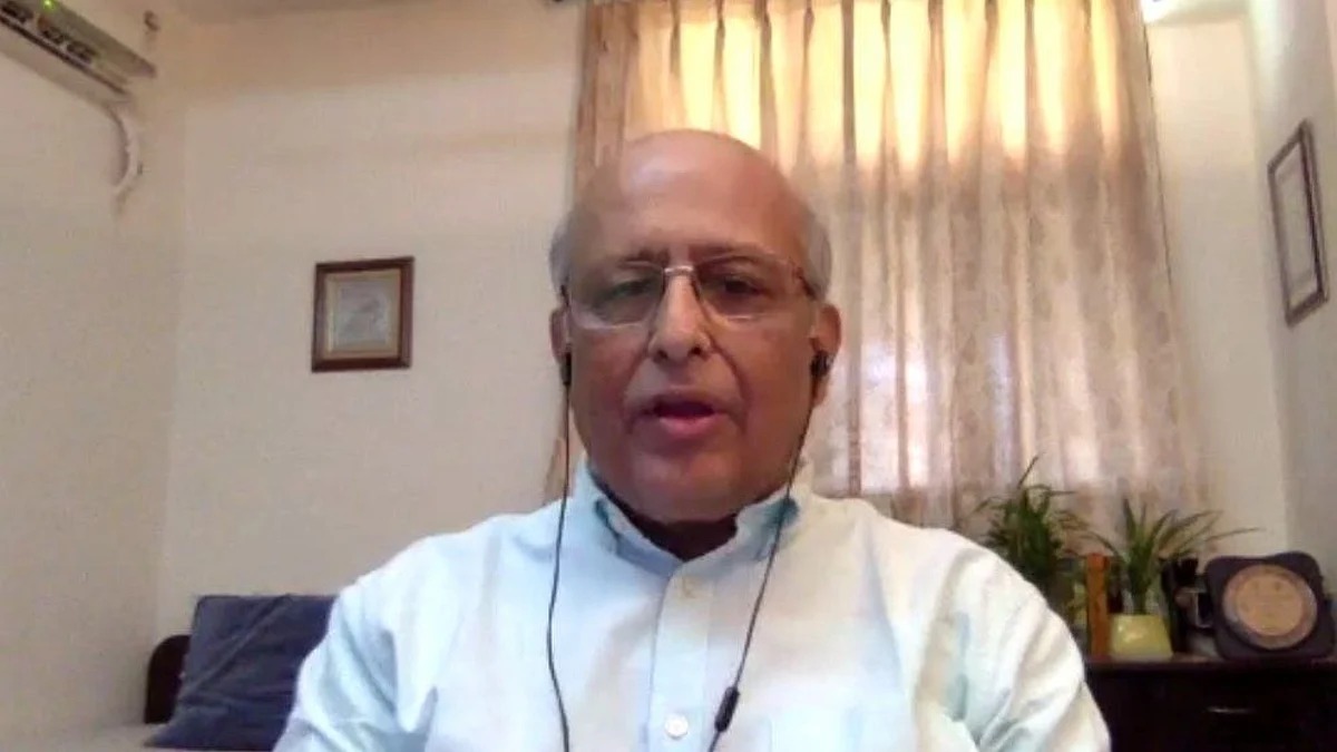 সরকারের সমালোচনা করার পর কোভিড প্যানেল থেকে পদত্যাগ ভাইরোলজিস্ট শাহিদ জামিলের