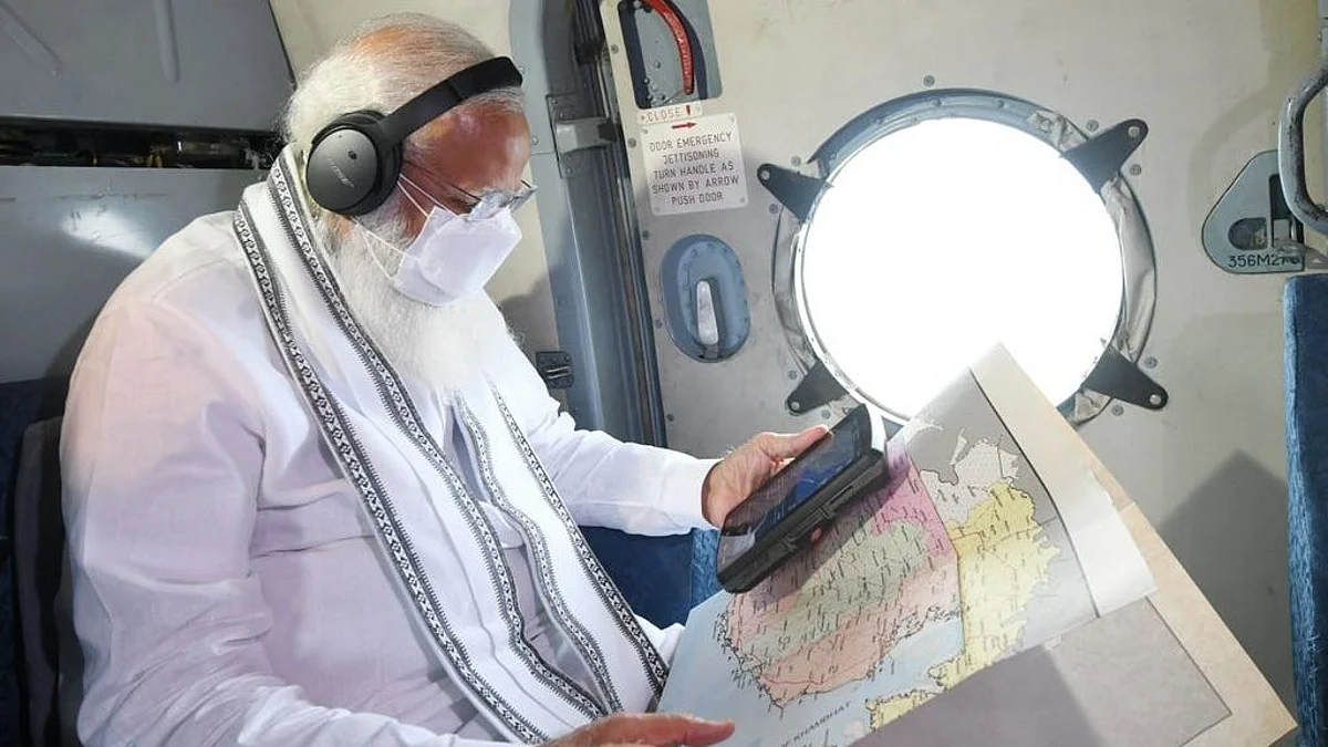 হেলিকপ্টারে চড়ে ফটোসেশন নয়, মাটিতে দাঁড়িয়ে পরিস্থিতি দেখেছি - BJPকে পাল্টা উদ্ধব ঠাকরে