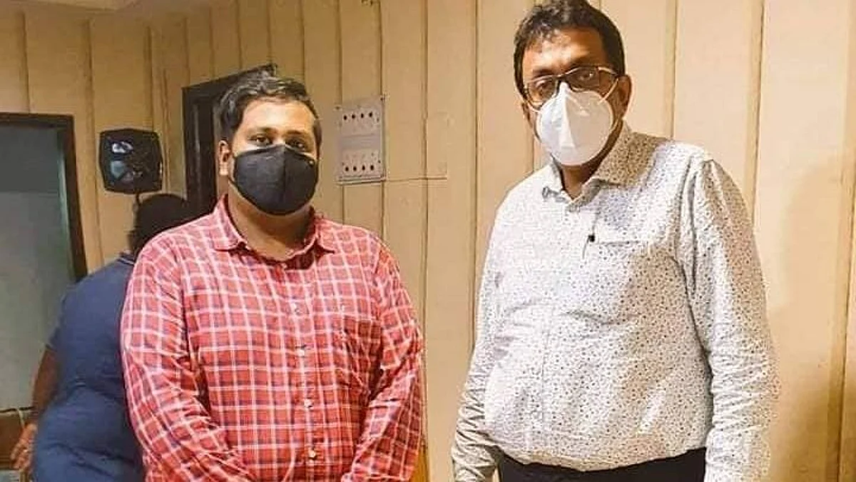 জনপ্রতিনিধিদের সঙ্গে ছবি থাকলেই ঘনিষ্ঠ হয় না - ভুয়ো ভ্যাকসিন কাণ্ডে দিলীপকে তোপ ফিরহাদের