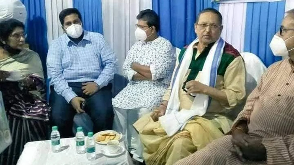 একজন ভুয়ো IAS কিভাবে দীর্ঘদিন মন্ত্রী-আমলাদের সঙ্গে ওঠাবসা করলেন? রাজ্যকে ভর্ৎসনা হাইকোর্টের