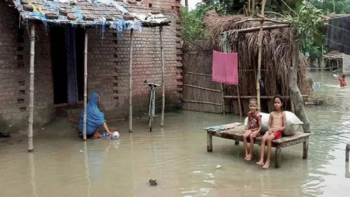 Bihar Flood: প্রশাসনের দেখা নেই, ত্রাণের দাবিতে বন্যাকবলিতদের বিক্ষোভ