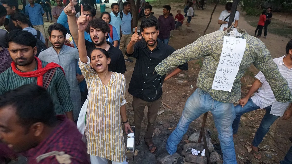 JNU: আড়াই বছর আগের বিক্ষোভের ঘটনায় ছাত্র সংসদের সভাপতি ঐশী সহ একাধিক শিক্ষার্থীকে শো-কজ