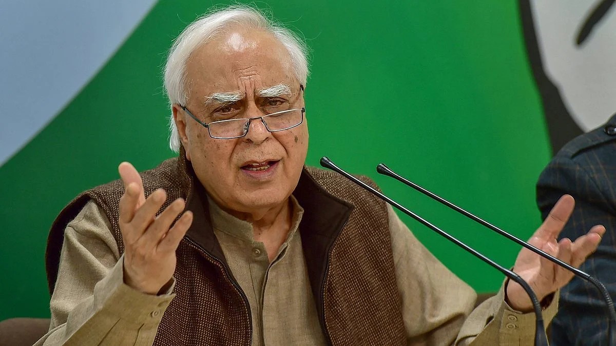 Kapil Sibal: কংগ্রেসকে জোর ধাক্কা, দল ছাড়লেন বর্ষীয়ান নেতা কপিল সিব্বাল
