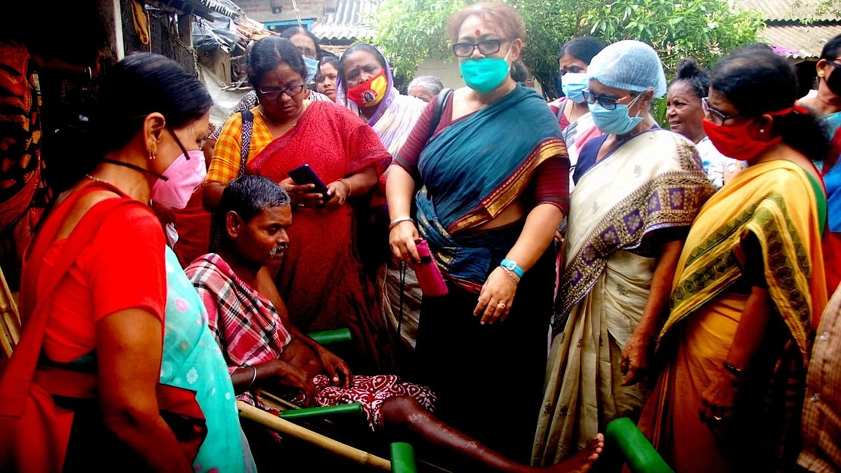 Purba Bardhaman: জামালপুরে নিহত দলীয় কর্মীর বাড়িতে AIDWA নেতৃত্ব