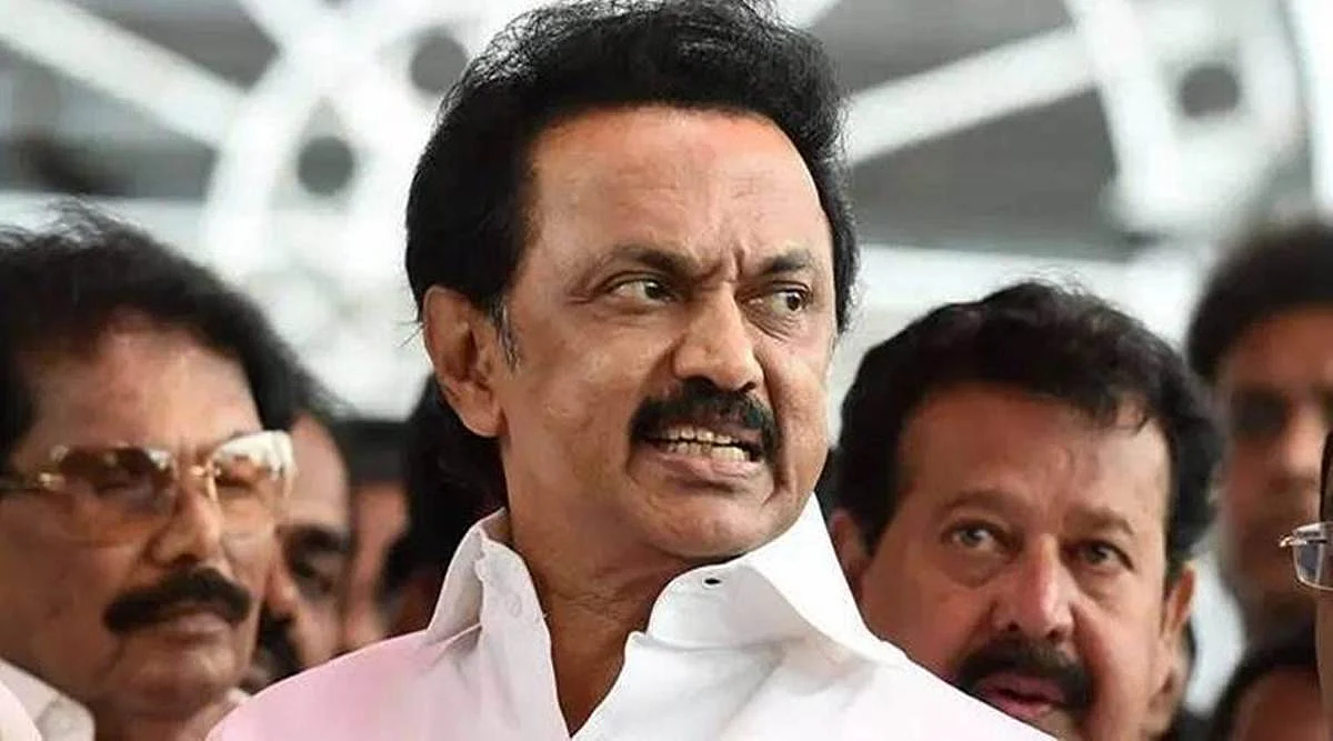 সাধারণ মানুষের অসুবিধা হয়, এমন ব্যানার-হোর্ডিং লাগানো যাবে না, দলীয় কর্মীদের নির্দেশ DMK-র